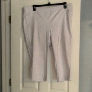 22W Ladies white Capris